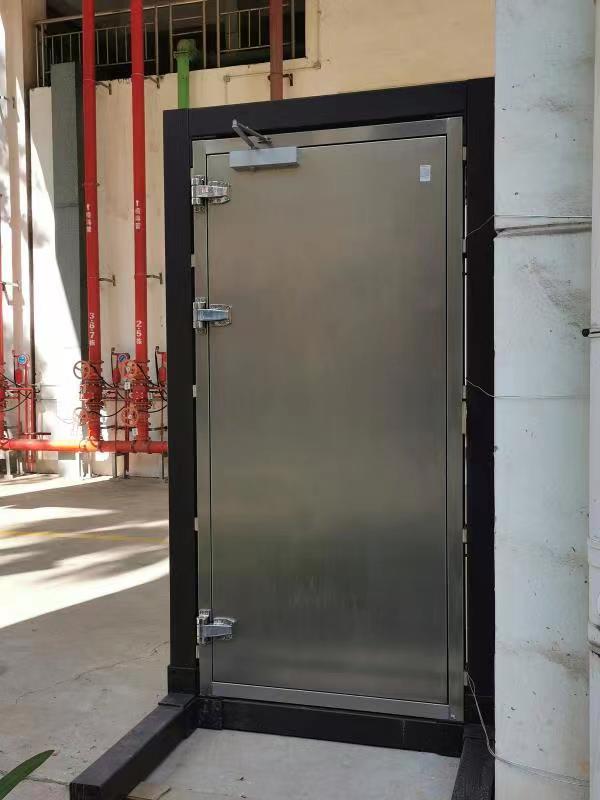 抗风压密闭防火门